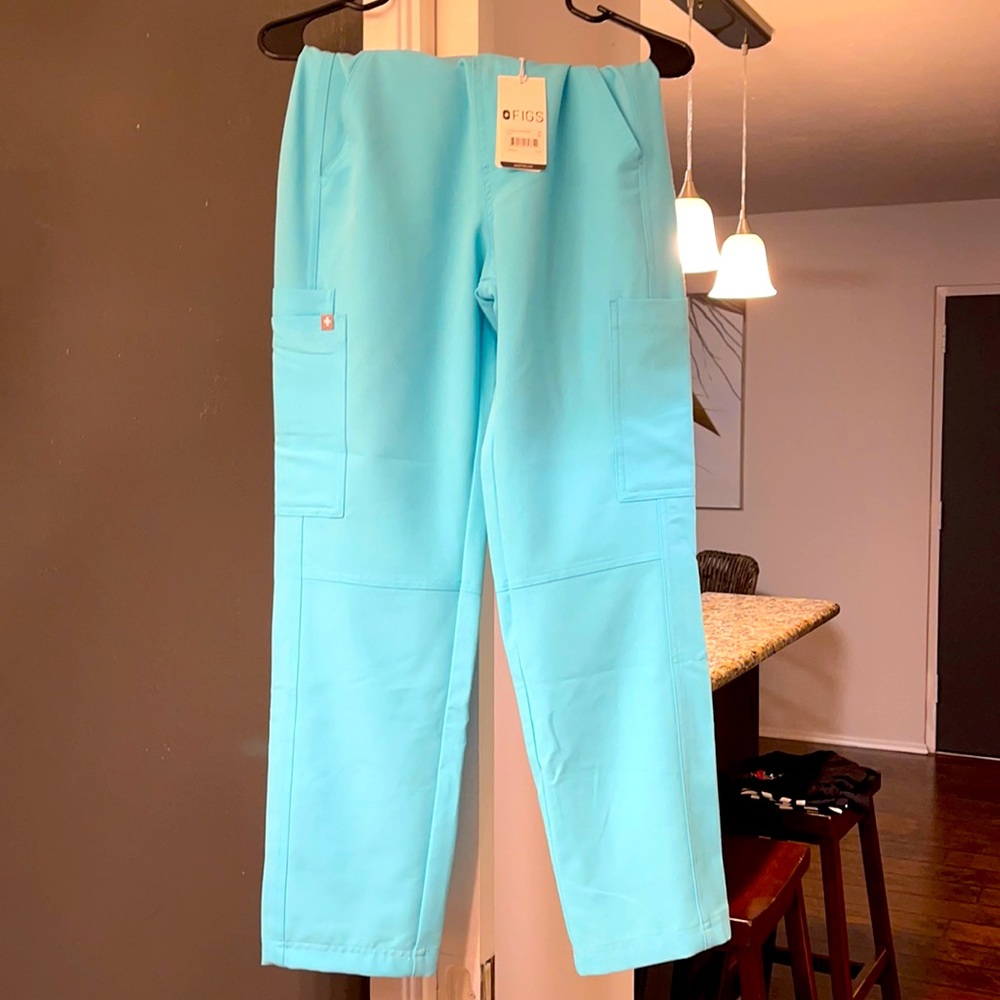 FIGS Men’s Limited Edition Neon Blue Scrub Pants